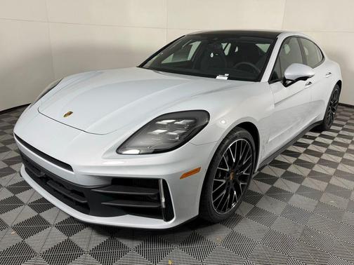 2026 Porsche Panamera 4