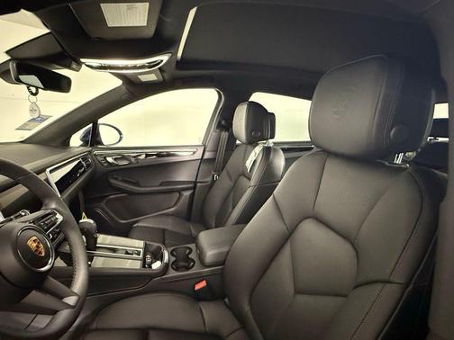 2025 Porsche Macan 2.0T