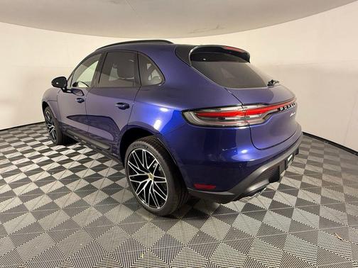 2025 Porsche Macan 2.0T