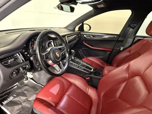 2019 Porsche Macan 2.0T