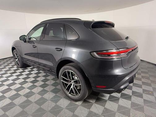 2025 Porsche Macan 2.0T