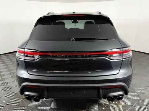2025 Porsche Macan 2.0T
