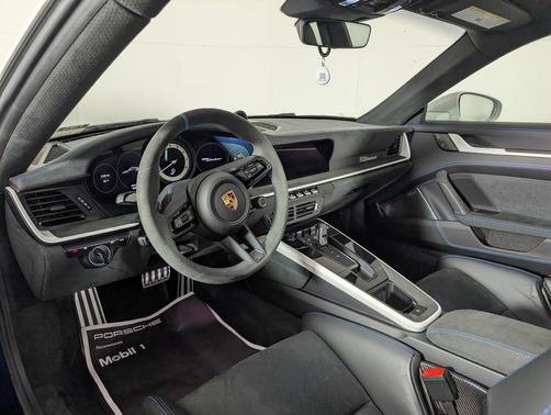 2023 Porsche 911 Dakar