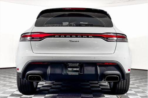 2024 Porsche Macan Base