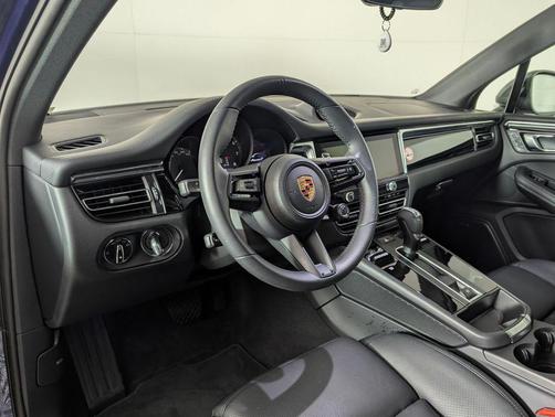 2025 Porsche Macan T