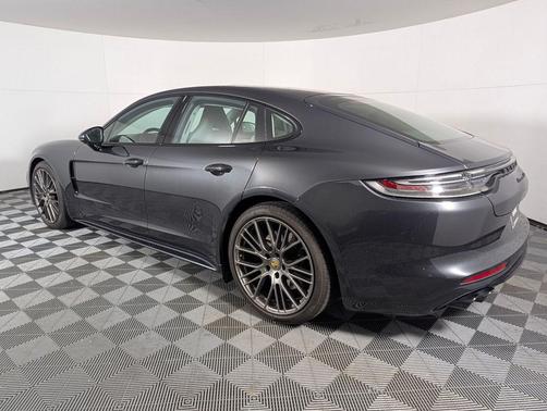 2023 Porsche Panamera GTS