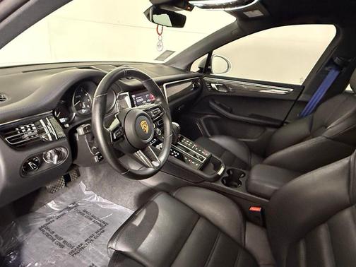 2025 Porsche Macan GTS