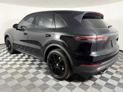 2022 Porsche Cayenne Cayenne