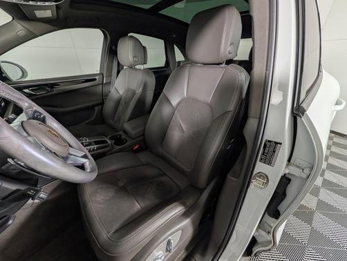 2021 Porsche Macan Base (PDK)