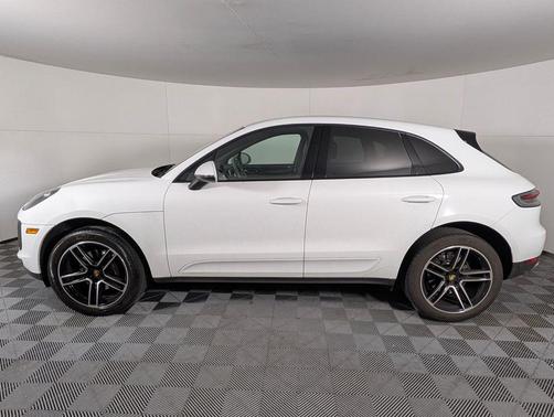 2021 Porsche Macan Base (PDK)
