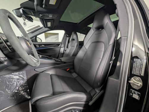 2026 Porsche Panamera 4 E-Hybrid