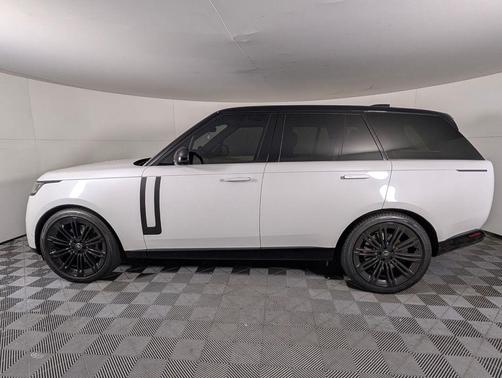 2023 Land Rover Range Rover P530 SE