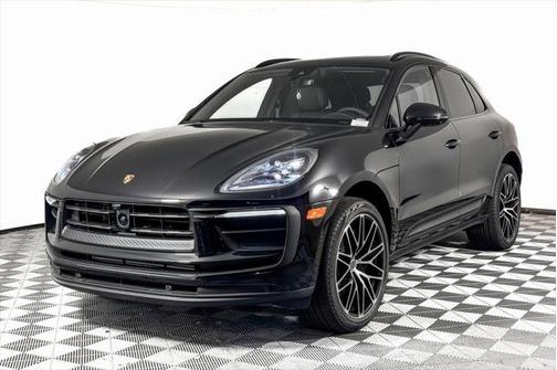 2025 Porsche Macan Base
