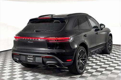 2025 Porsche Macan Base