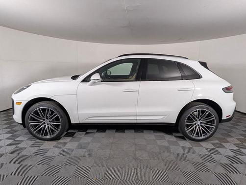 2026 Porsche Macan 