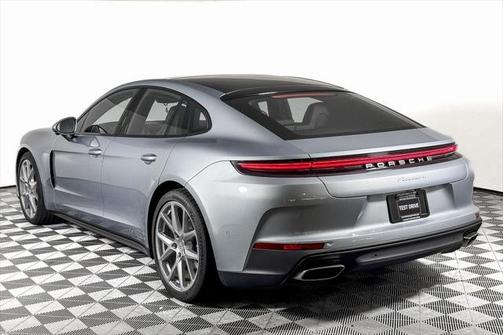 2024 Porsche Panamera Hatchback