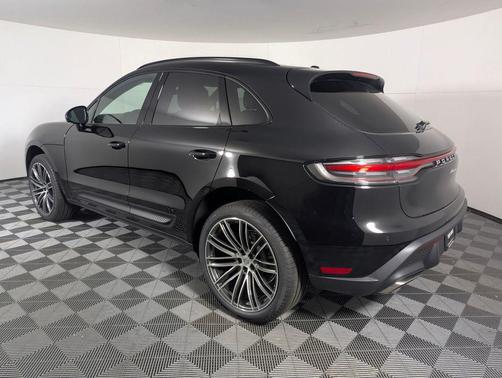 2026 Porsche Macan 