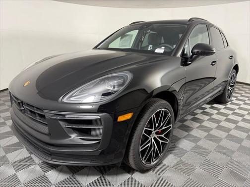 2025 Porsche Macan Base