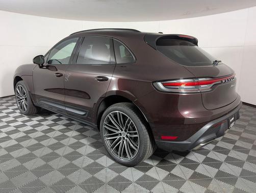 2026 Porsche Macan 