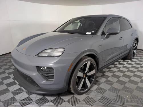2025 Porsche Macan 4