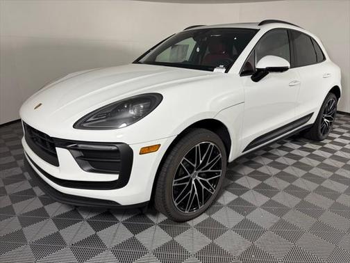 2025 Porsche Macan Base
