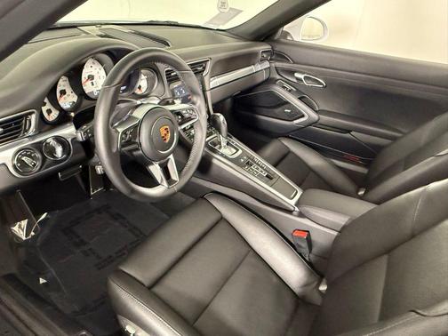 2019 Porsche 911 Carrera S