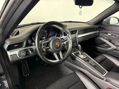2017 Porsche 911 Carrera