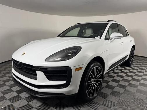 2025 Porsche Macan Base