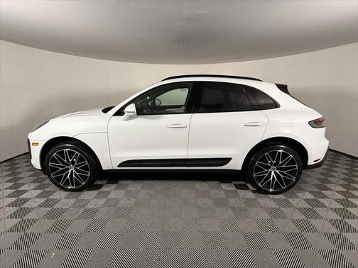2025 Porsche Macan Base