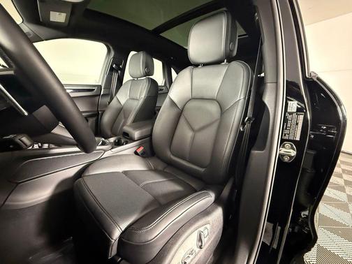 2025 Porsche Macan 2.0T