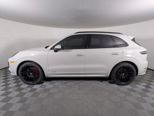 Chalk 2023 Porsche Cayenne GTS