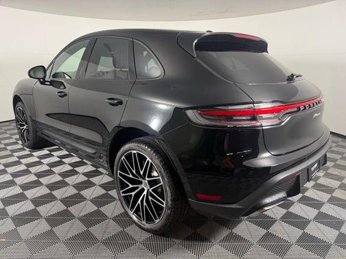 2025 Porsche Macan 2.0T