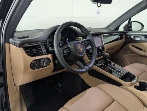 2025 Porsche Macan 2.0T