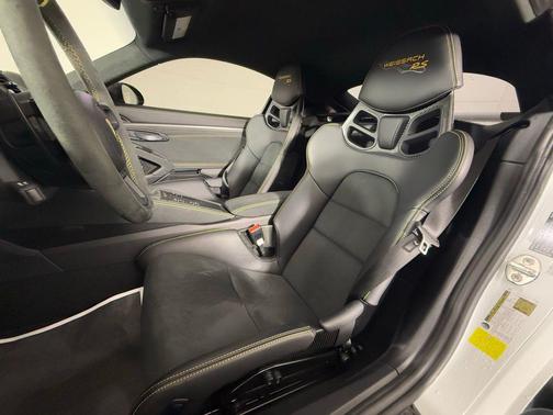 2025 Porsche 718 Cayman GT4 RS