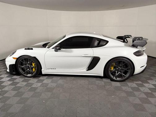 2025 Porsche 718 Cayman GT4 RS