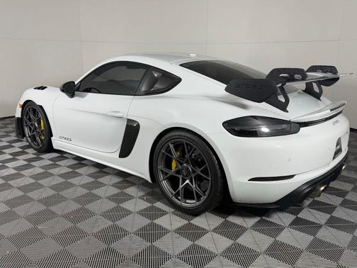 2025 Porsche 718 Cayman GT4 RS