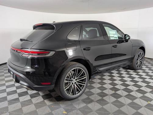 2026 Porsche Macan 