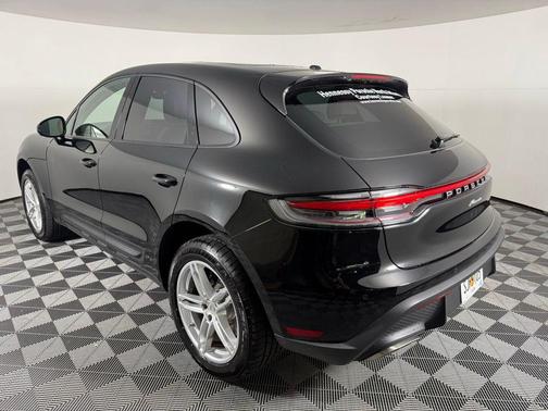 2025 Porsche Macan 2.0T