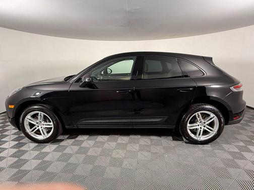 2025 Porsche Macan 2.0T