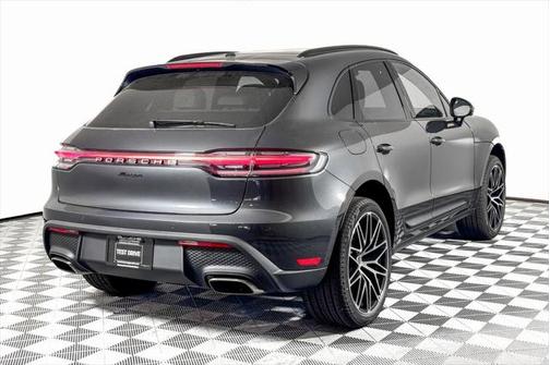 2024 Porsche Macan Base