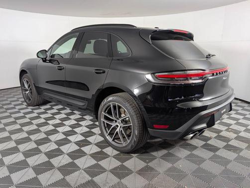2025 Porsche Macan 2.0T