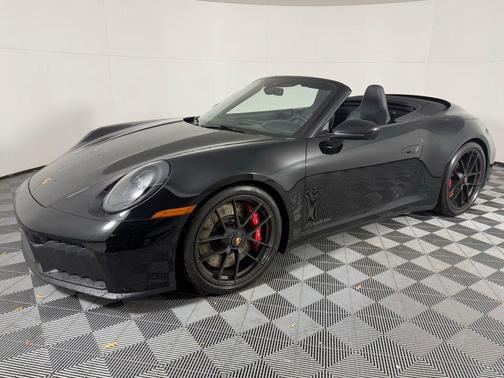 2025 Porsche 911 Carrera 4 GTS