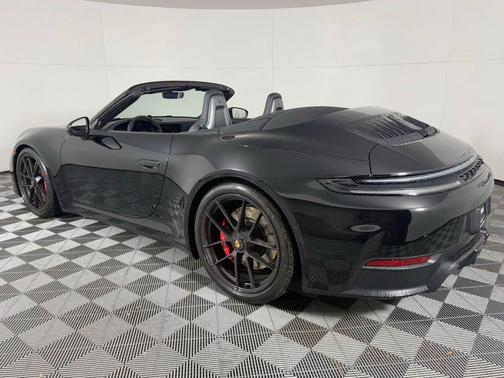 2025 Porsche 911 Carrera 4 GTS