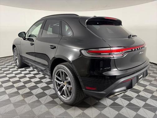 2025 Porsche Macan Base
