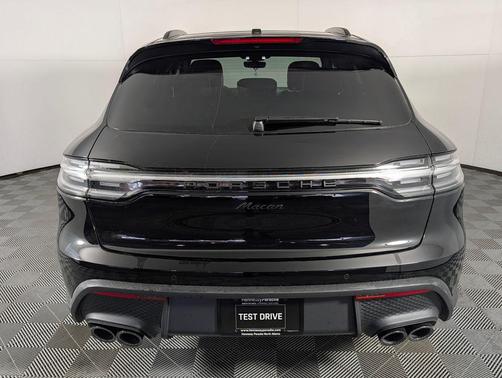 2026 Porsche Macan 