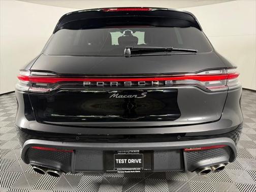 2025 Porsche Macan Base