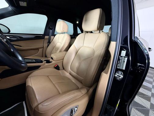 2022 Porsche Macan 2.0T