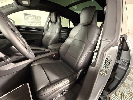 2025 Porsche Macan 4