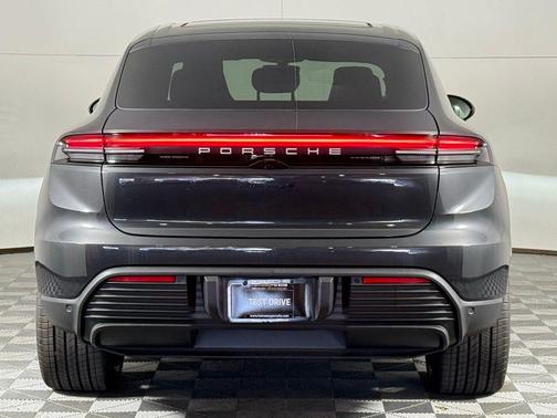 2024 Porsche Macan 4