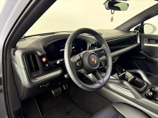 2025 Porsche Cayenne S